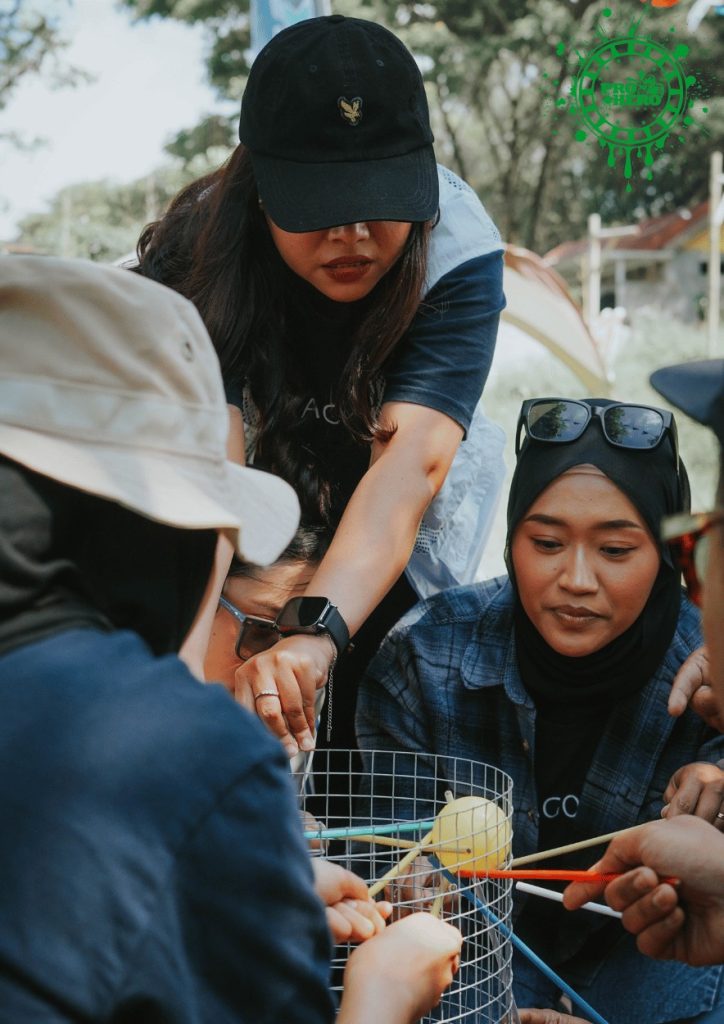 Kegiatan outbound di Batu dengan suasana pegunungan yang sejuk